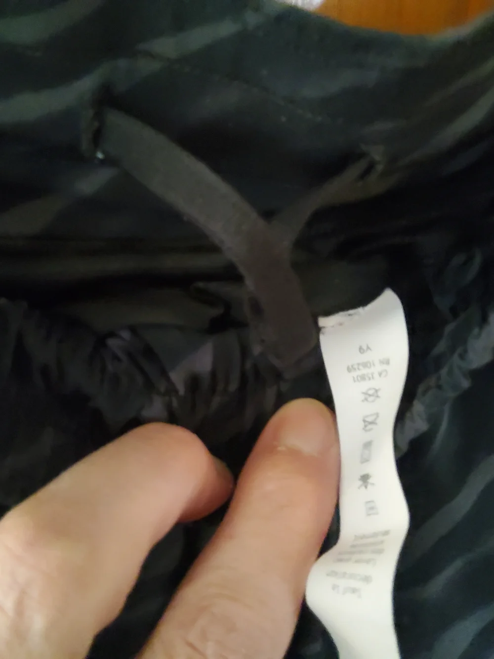 Lululemon Hotty Hot Low Rise Lined Short Size 10 EUC - Picture 4 of 8